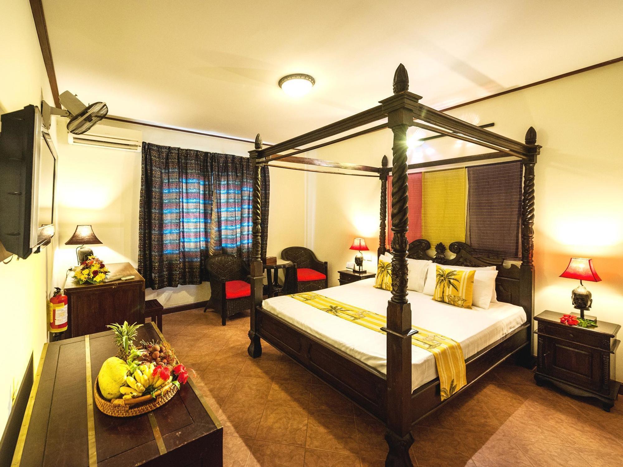 Red Hibiscus Hotel Phnom Penh Eksteriør bilde