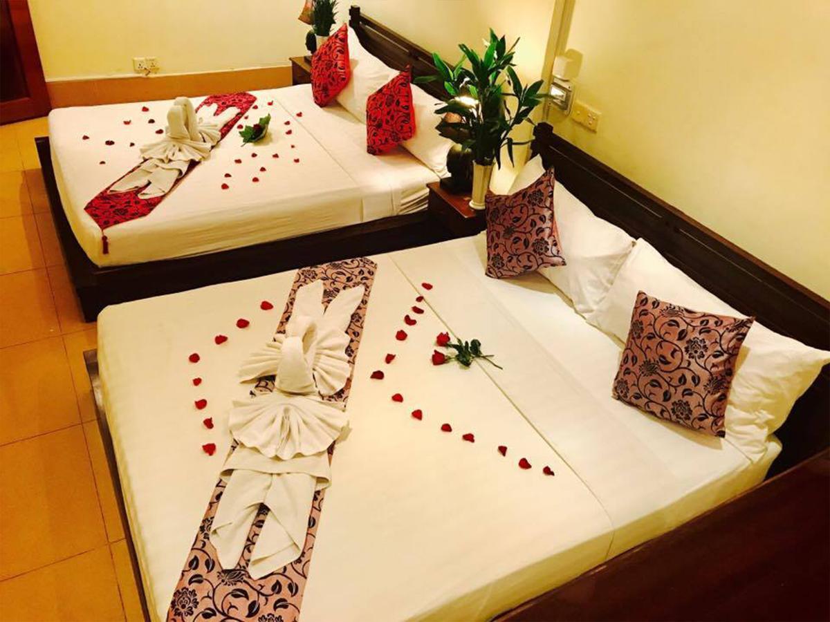Red Hibiscus Hotel Phnom Penh Eksteriør bilde