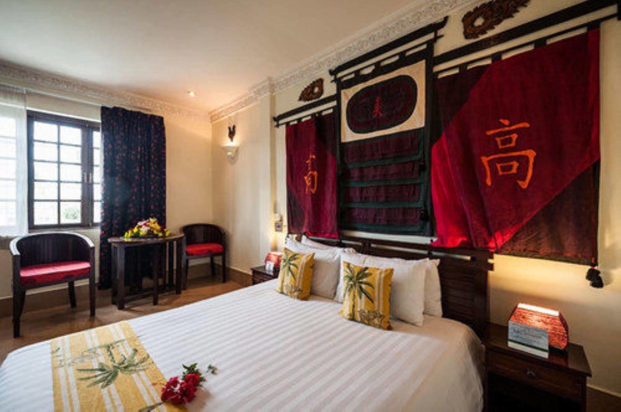 Red Hibiscus Hotel Phnom Penh Eksteriør bilde