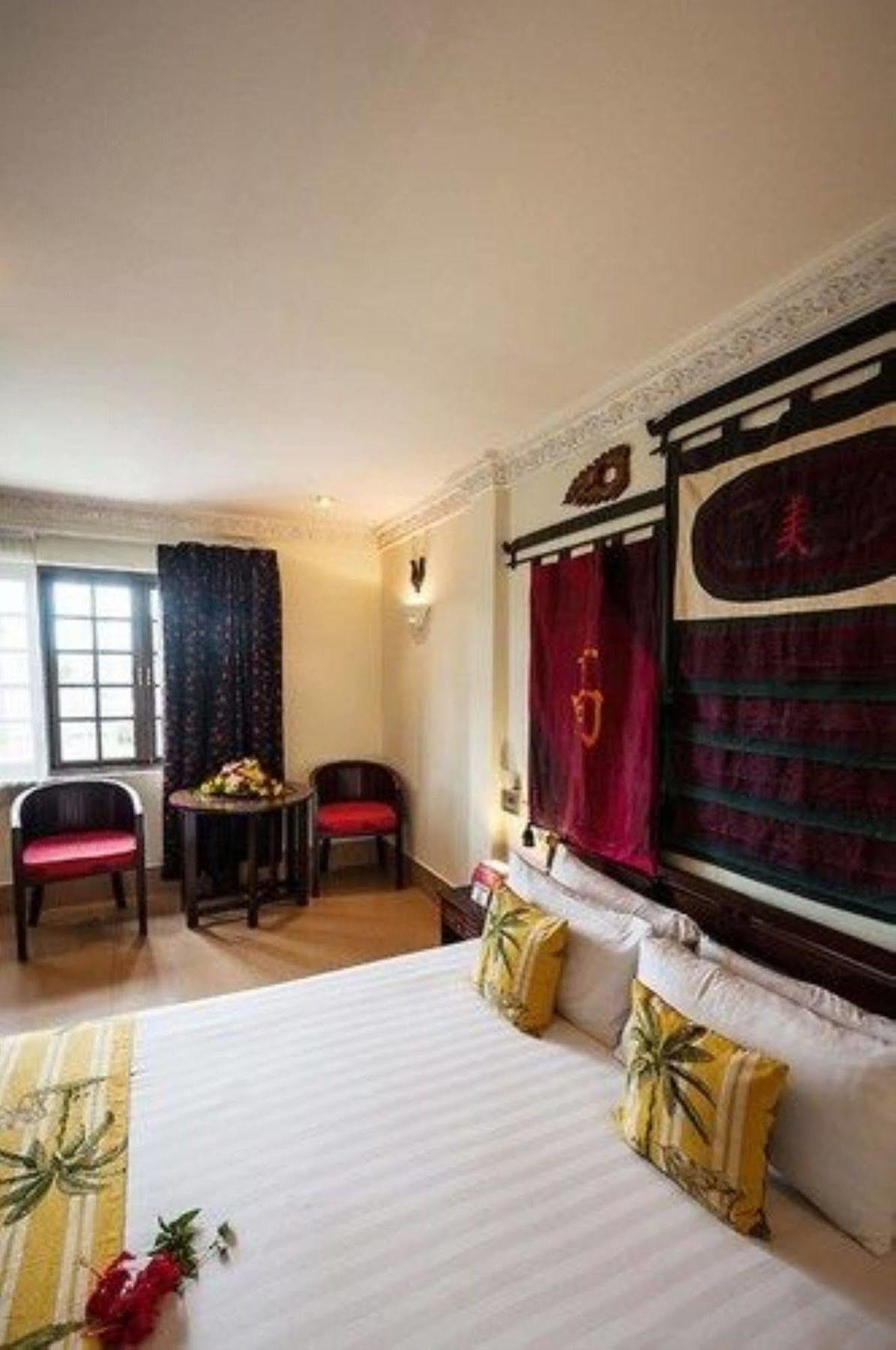 Red Hibiscus Hotel Phnom Penh Eksteriør bilde