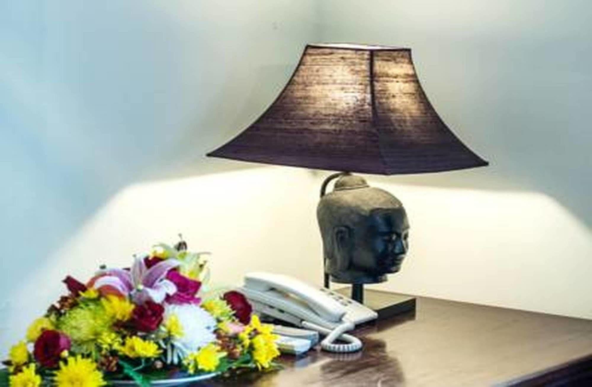 Red Hibiscus Hotel Phnom Penh Eksteriør bilde
